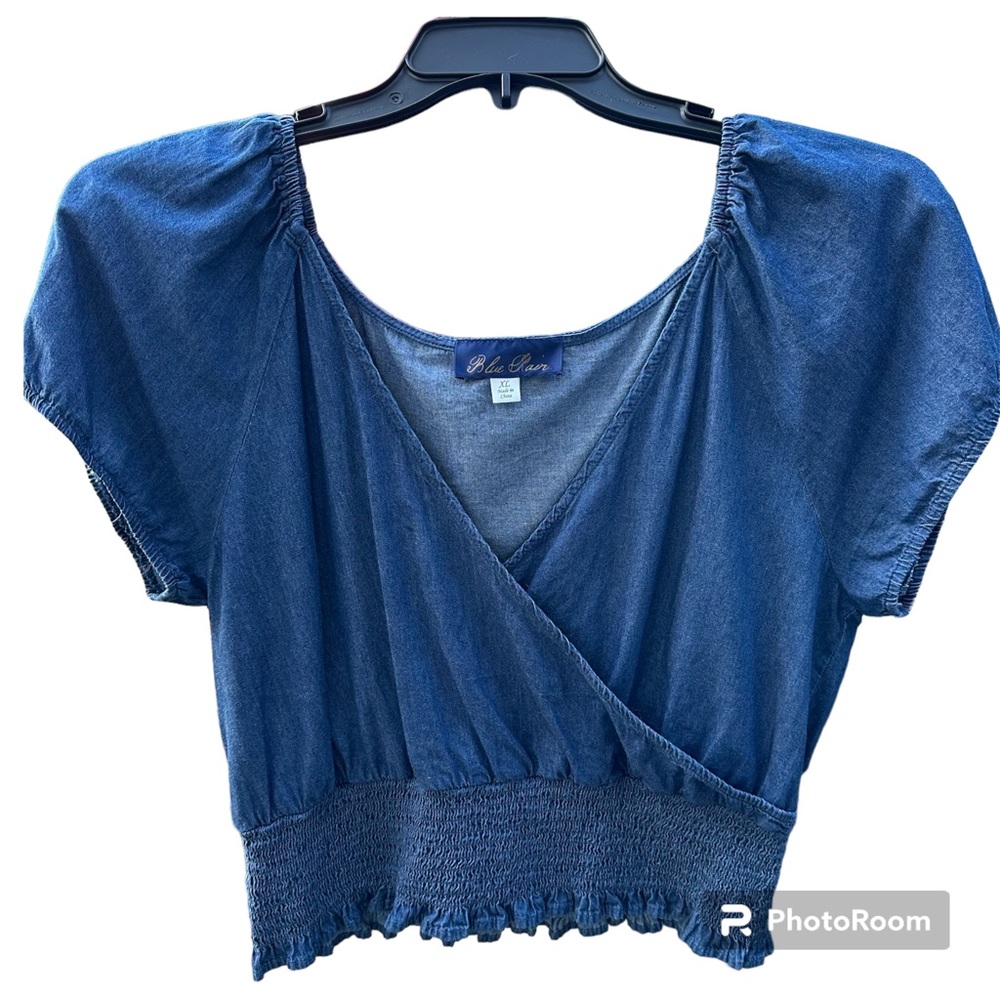 Blue Rain Boutique Top, denim top,‎ size XL, cropped, ruched. Bottom and sleeves